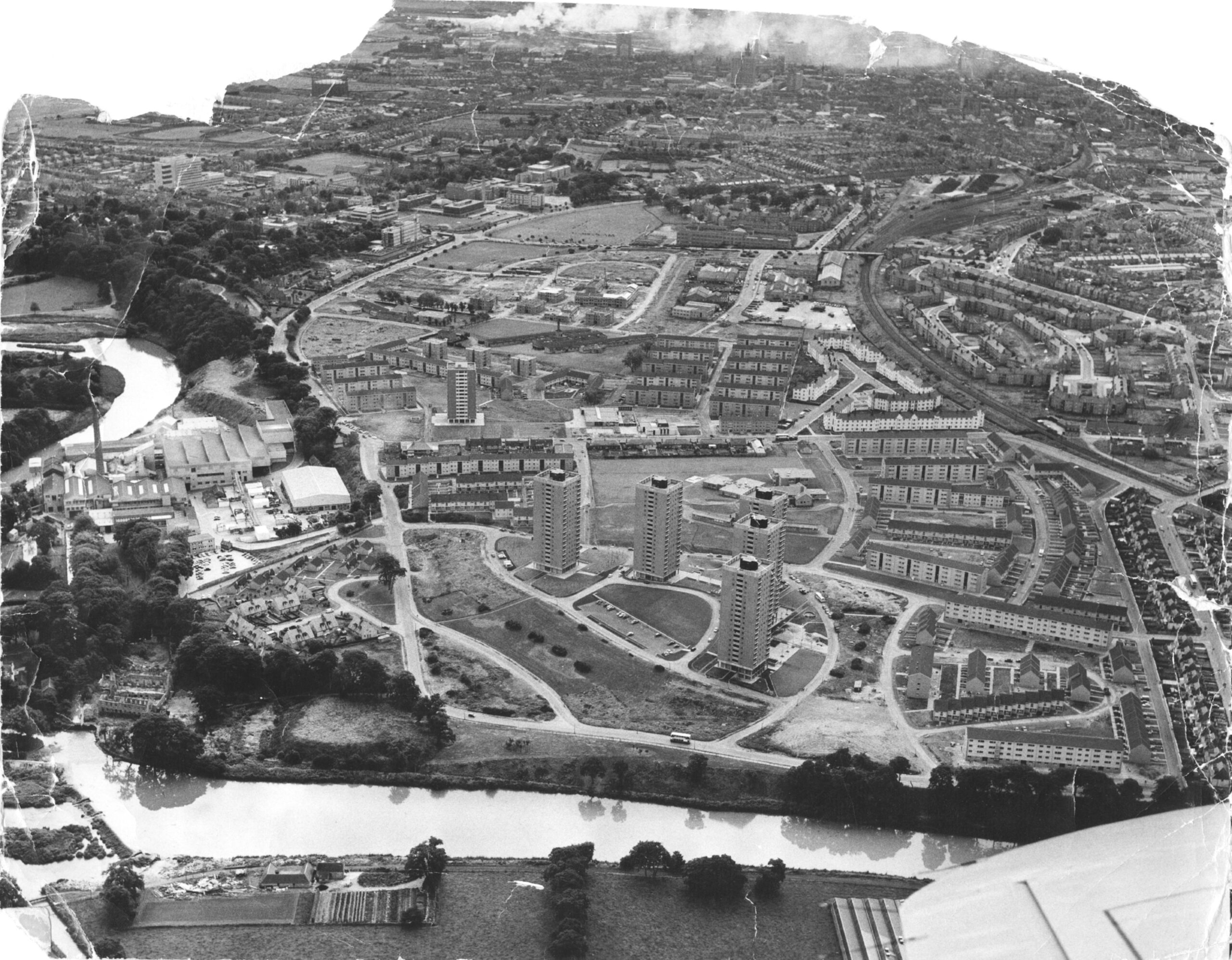 An aerial view of Tillydrone in 1969, showing the fully extent of the scheme