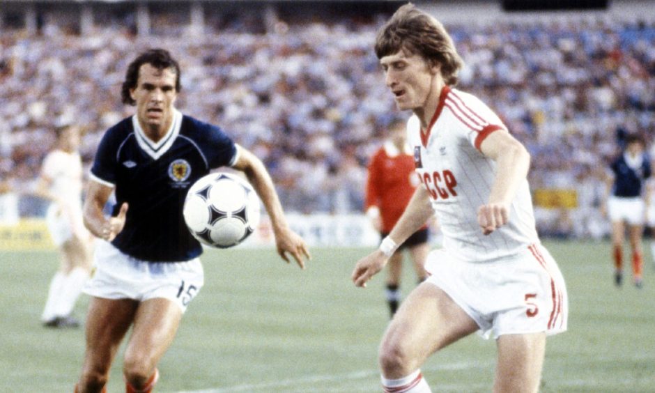 Scotland's Joe Jordan (left) closes in on Sergei Baltacha in the 1982 World Cup finals in Spain. 