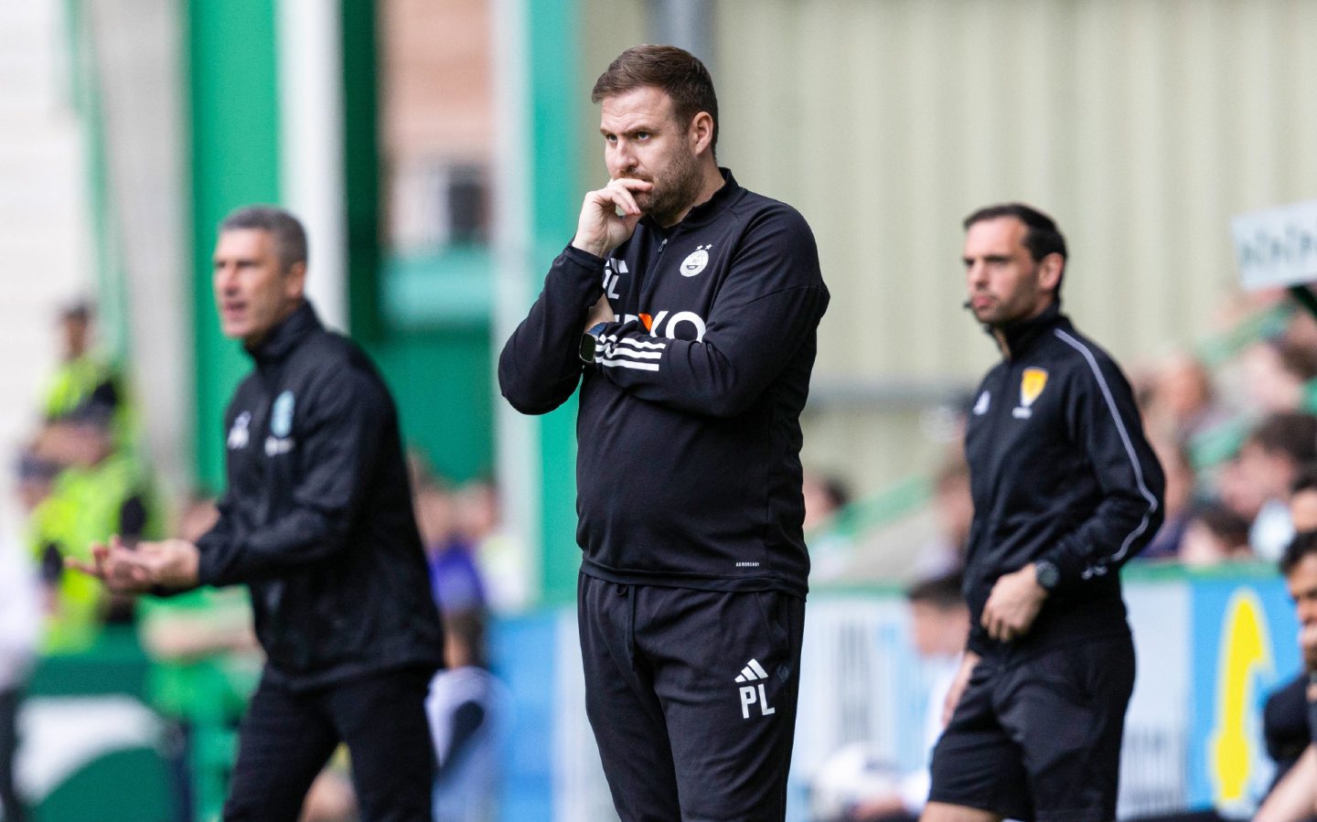 Aberdeen Interim manager Peter Leven during the clash with Hibs at Easter Road. Image: SNS 