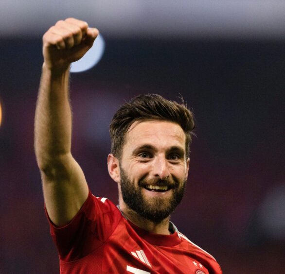 Aberdeen's Graeme Shinnie at full time after the 2-2 draw at Ross County. Image: SNS