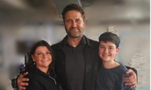 From L-R: Julie Dickson, Gerard Butler and Conner Dickson. Image: Julie Dickson.