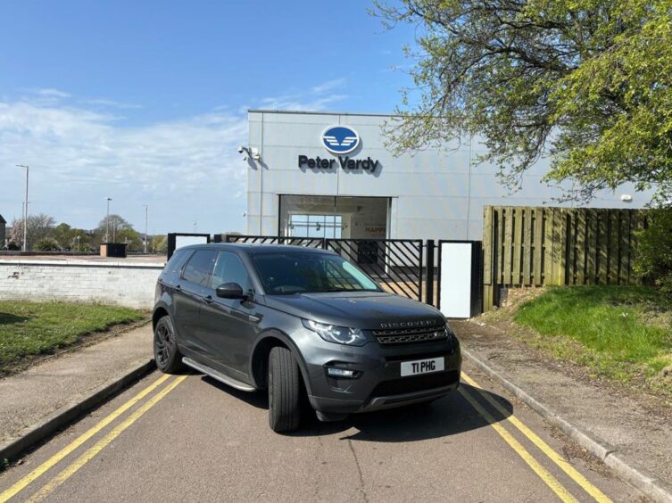 Land Rover parked outside Peter Vardy Lang Stracht.