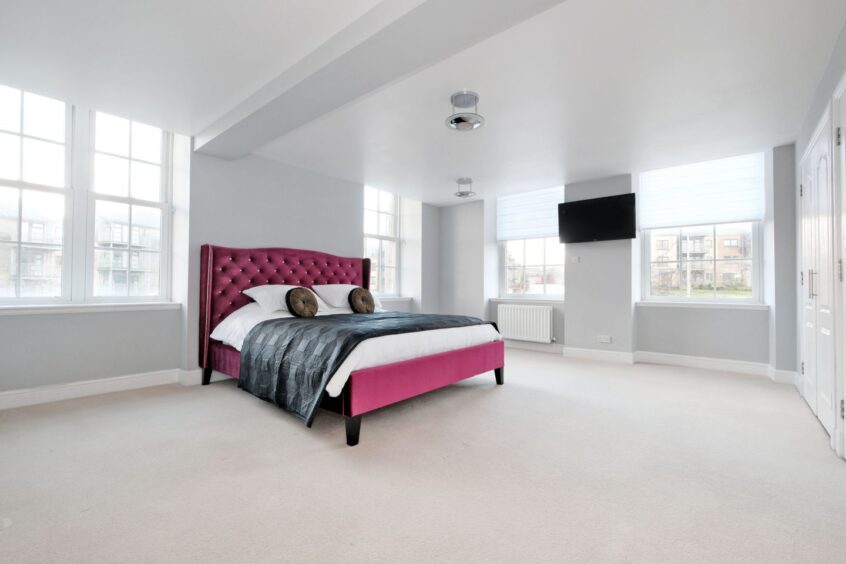 A bedroom in the renovated townhouse Aberdeen