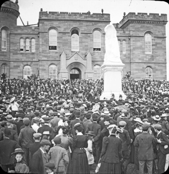 The unveling of the Flora MacDoanld memorial at Inverness Castle in 1899