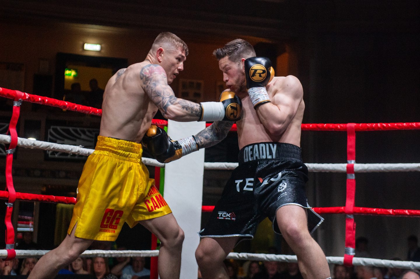 Dean Sutherland fighting for the Celtic super-welterweight title against Sion Yaxley. Image: Kath Flannery/DC Thomson