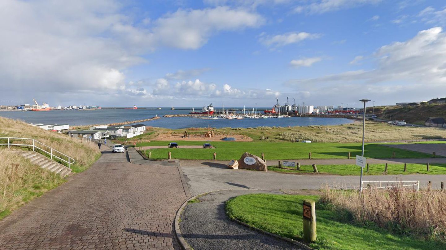 Concerns over Peterhead beach after pet inhales toxic chemicals