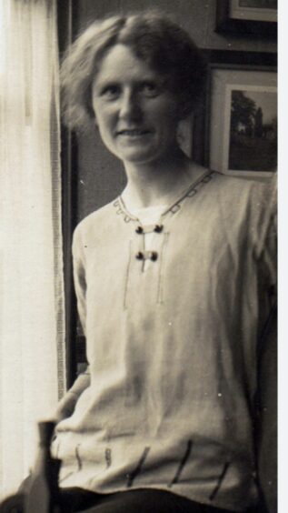 Nan in her 30s.