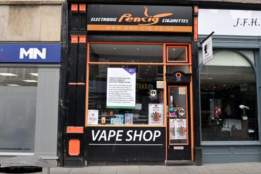 Vapecing or Pencig on Inglis Street in Inverness 