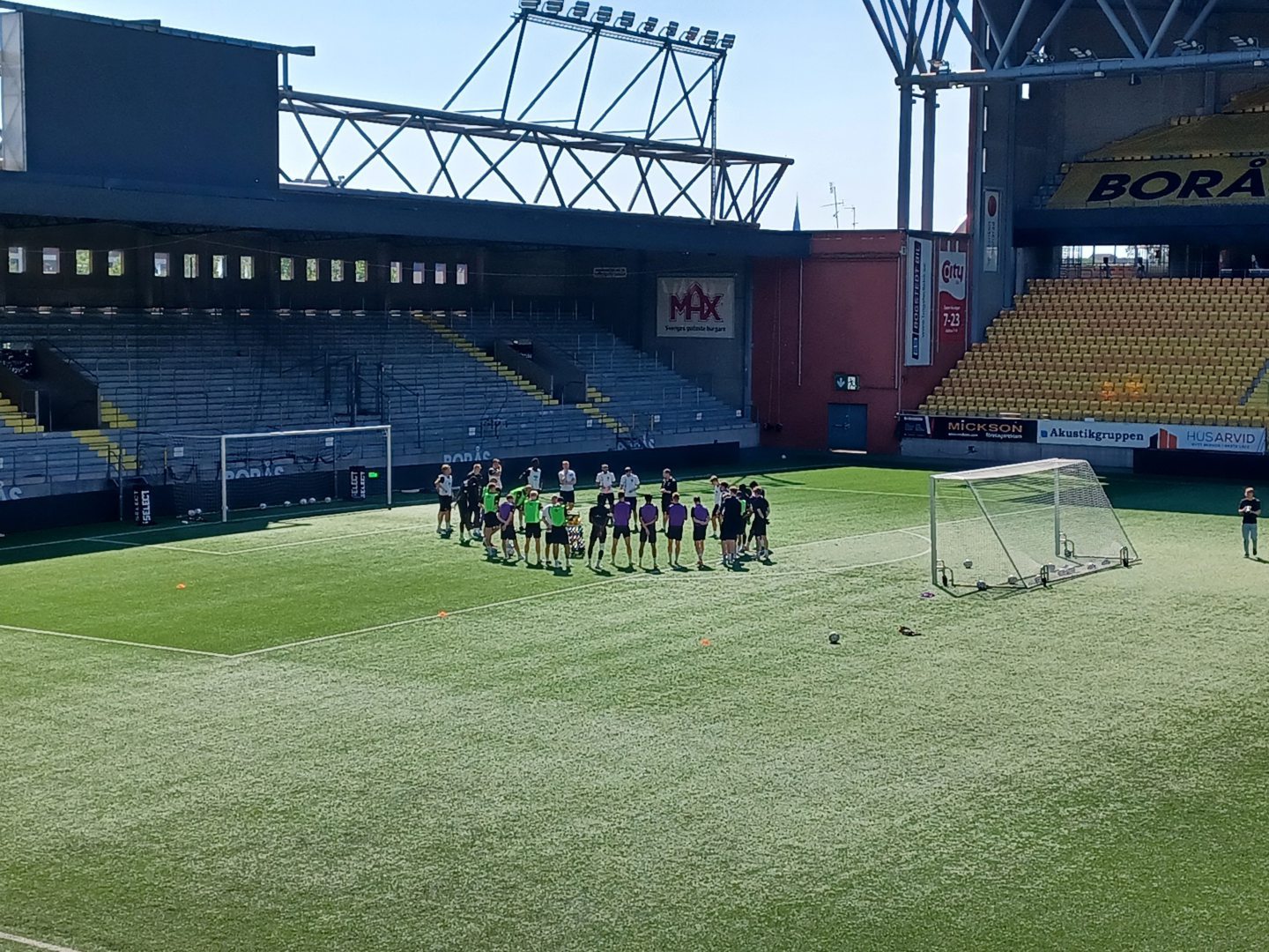 New Aberdeen manager Jimmy Thelin taking Elfsborg training at the Boras Arena, Sweden Image: DC Thomson 