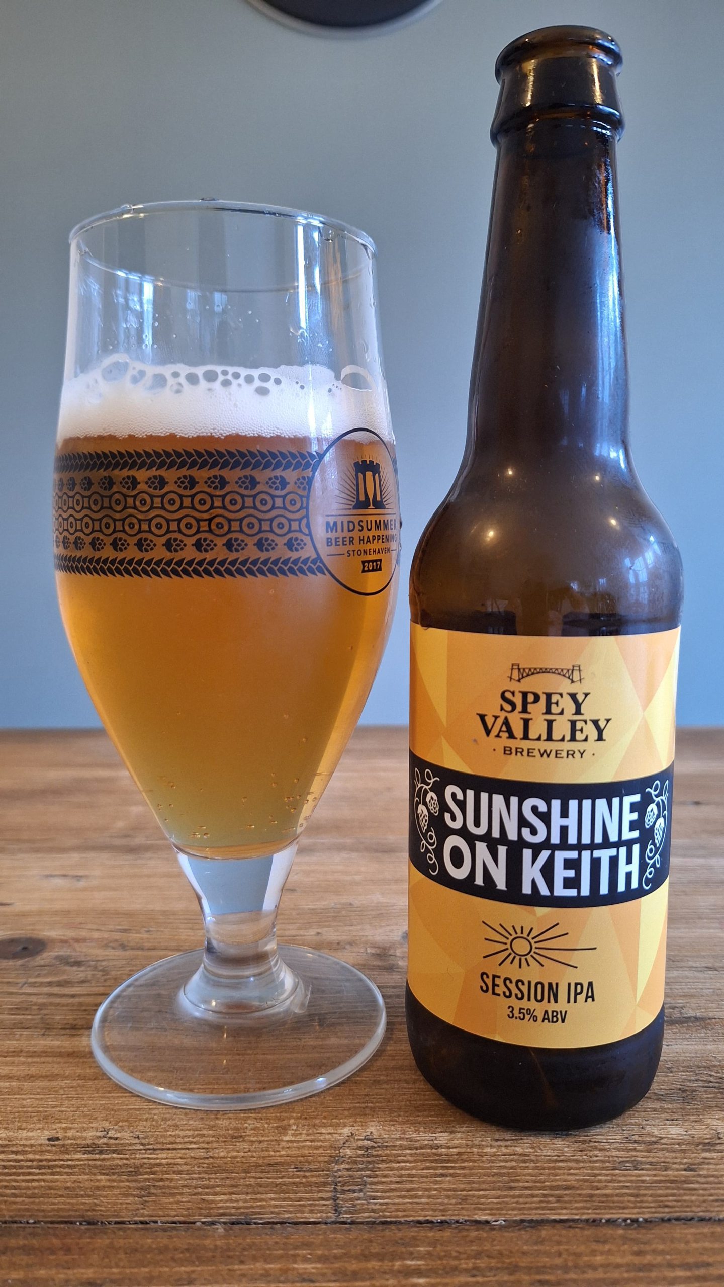 The Moray beer Sunshine On Keith poured into a glass. 