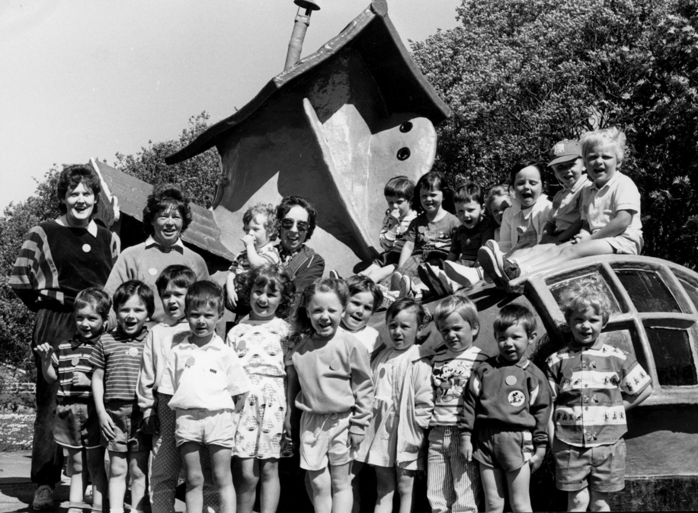 A Westhill Pre School group at Storybook Glen in 1988