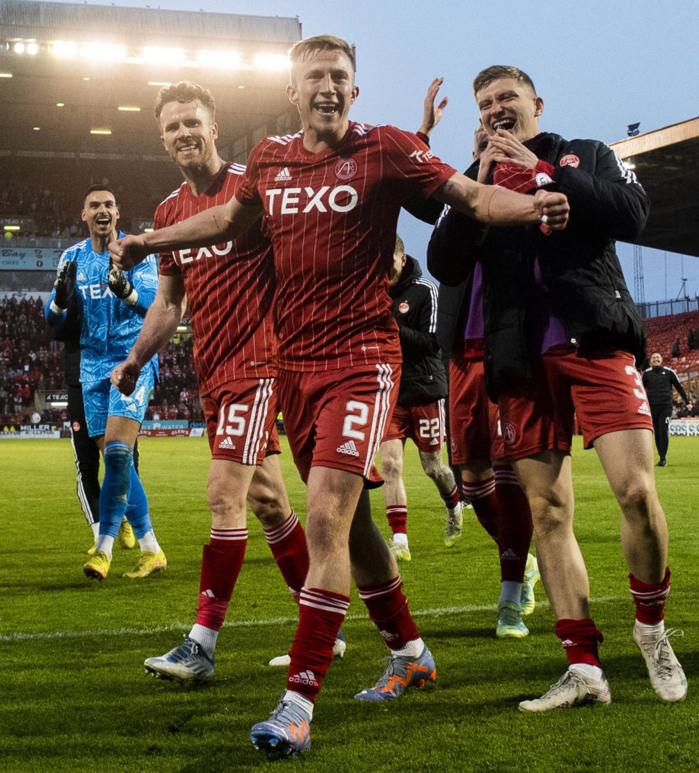 Aberdeen's Ross McCorie celebrates at full time during a game against St Mirren in 2023. Image: SNS 