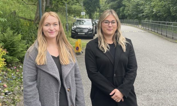 Parents are calling for a bus to bring pupils to school from Dunbeg to Oban.