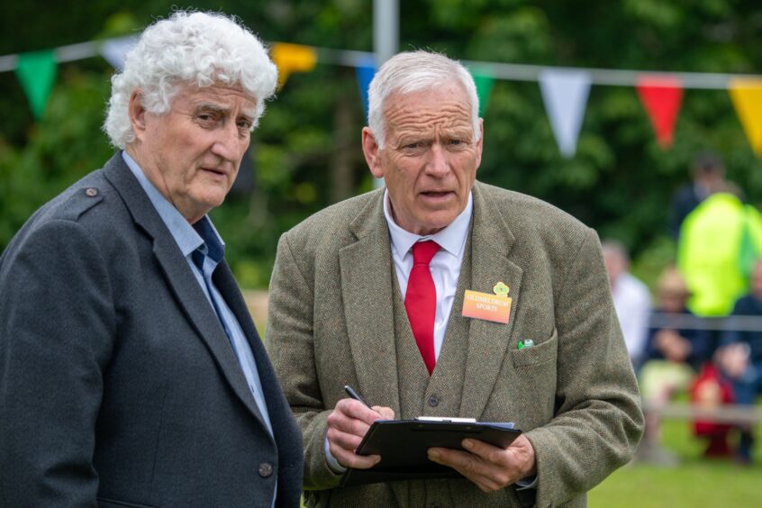 Heavy Events judges and former competitors Gordon Forbes and Neil Fyvie.