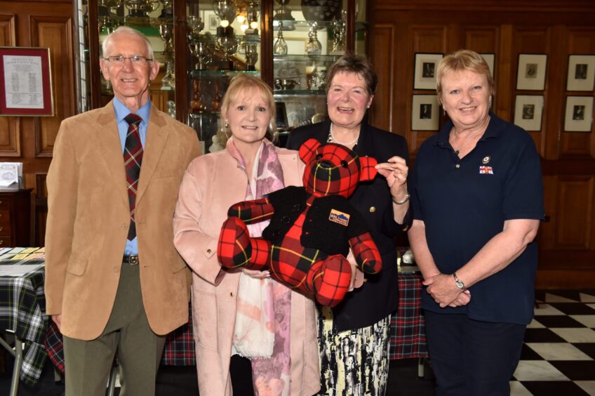 Charles Sherriffs, Beth Pratt, Beverlay Graham and Rebecca Allen. standing.