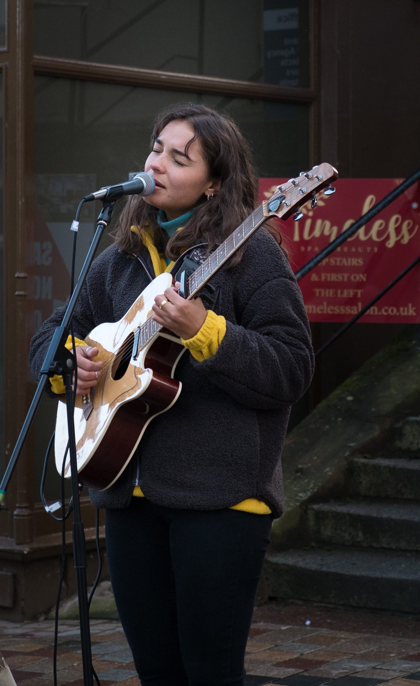 Cromarty singer Tamzene busking in Inverness as a teenager