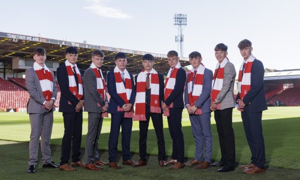 The nine teenagers who have signed pro forms with Aberdeen. Image supplied by Aberdeen FC