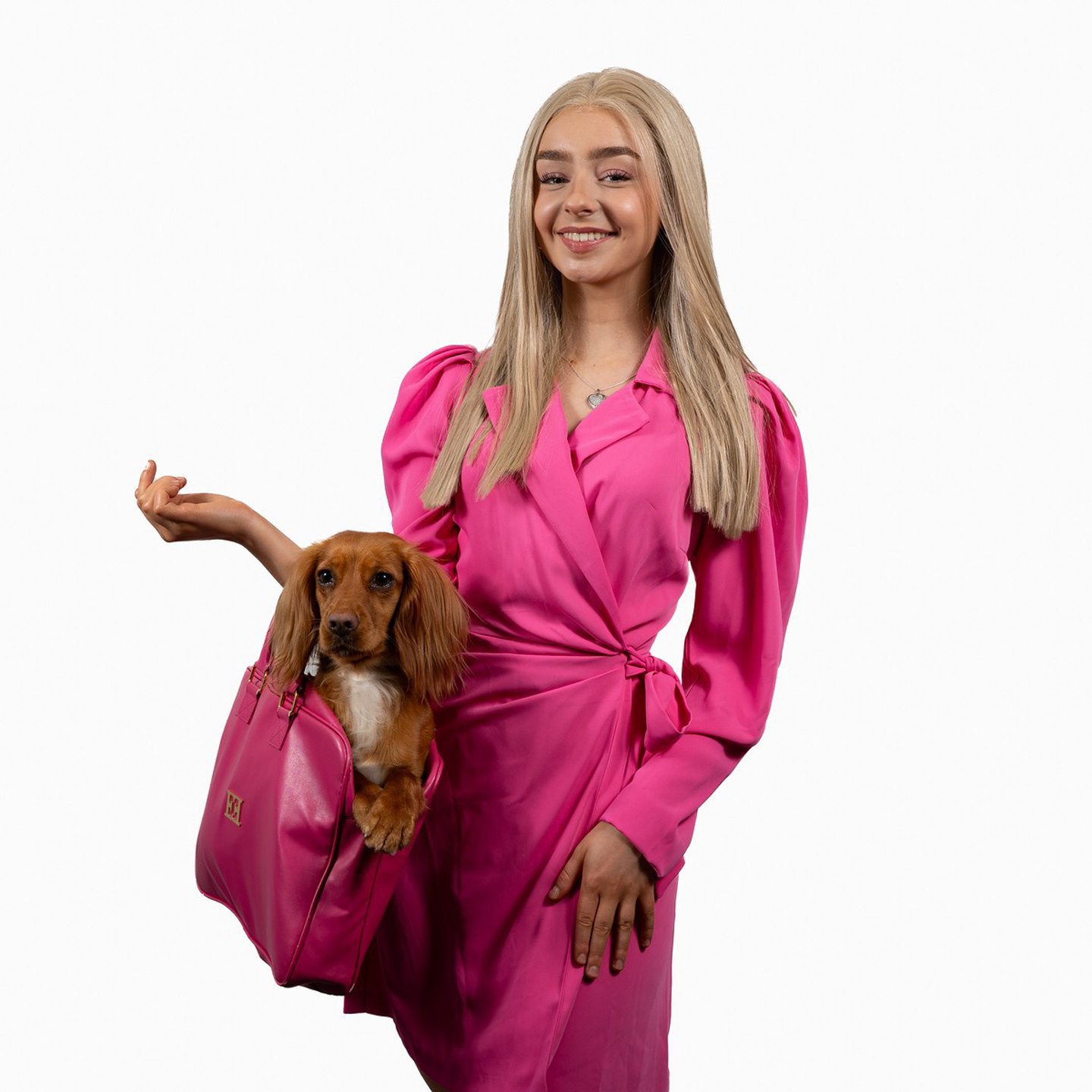 Elle Woods played by Lilly with Nutmeg the dog in Giz Giz Legally Blonde. 