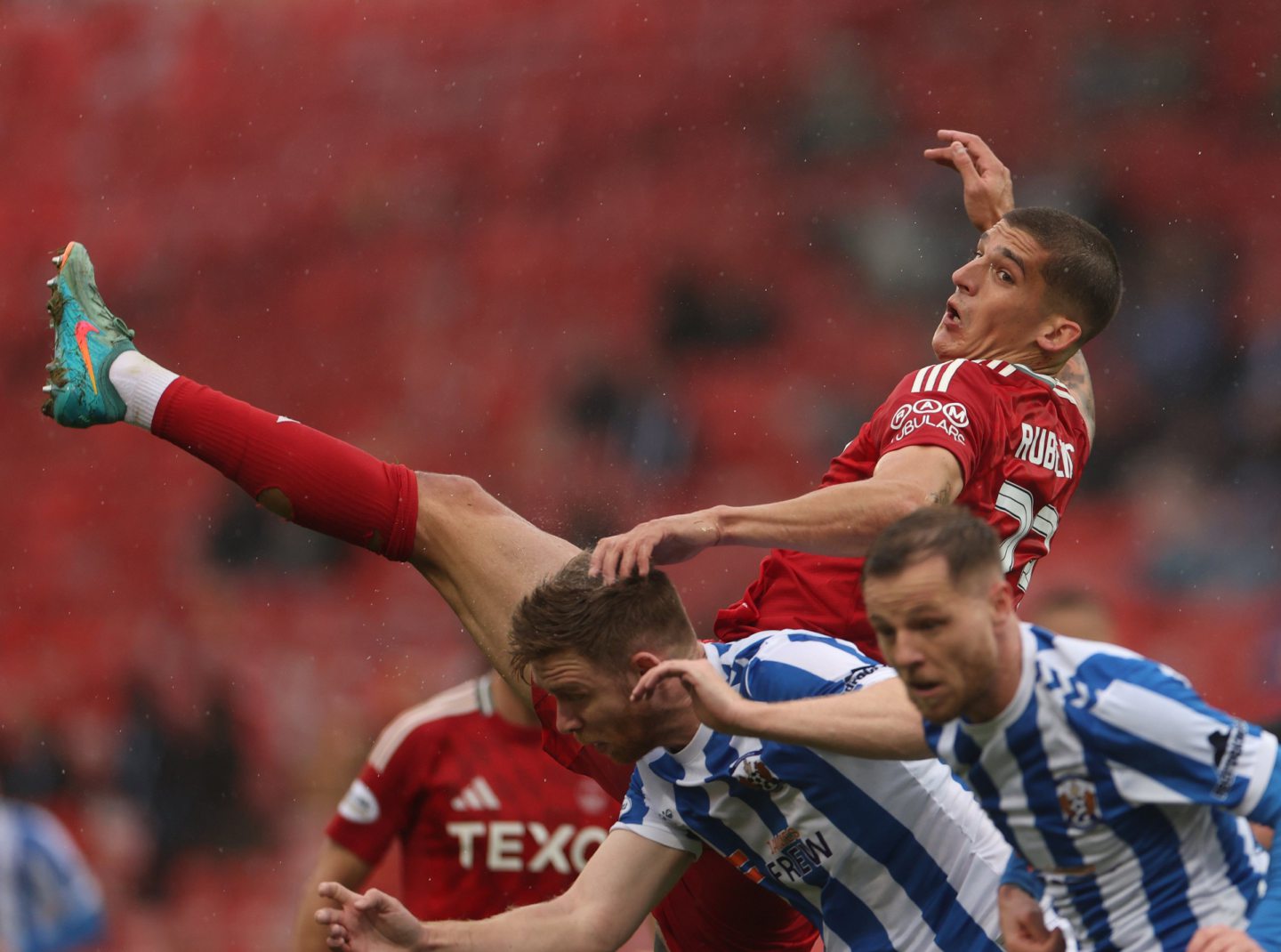 Aberdeen's Slobodan Rubezic in action during the 2-0 win against Kilmarnock. Image: SNS 