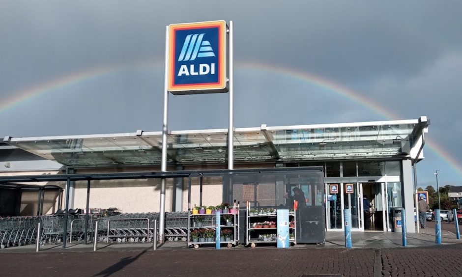 Google Maps view of Elgin Aldi. 