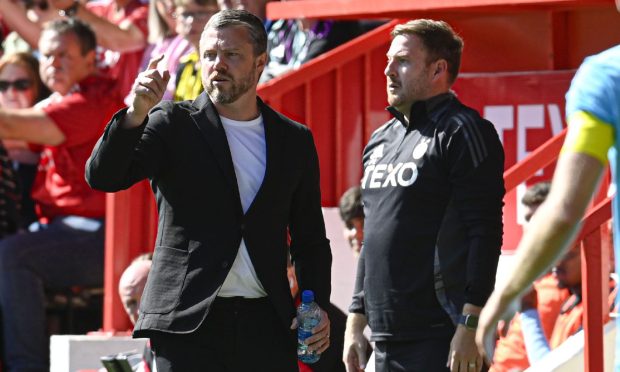 Aberdeen manager Jimmy Thelin (L) and assistant Peter Leven during the 3-1 defeat of St Mirren. Image: SNS