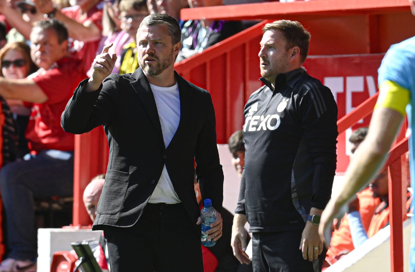 Aberdeen manager Jimmy Thelin (L) and assistant Peter Leven during the 3-1 defeat of St Mirren. Image: SNS