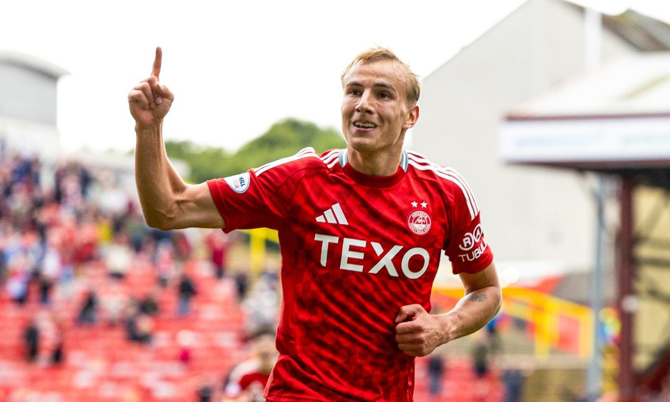 Aberdeen's Topi Keskinen celebrates as he scores to make it 1-0 against Queen's Park. Image: SNS