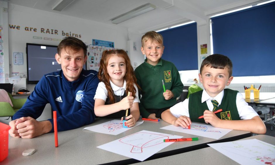 First team player Danny Strachan has done a stellar job in his role at Buchanhaven Primary School. Image: Peterhead FC Community Foundation