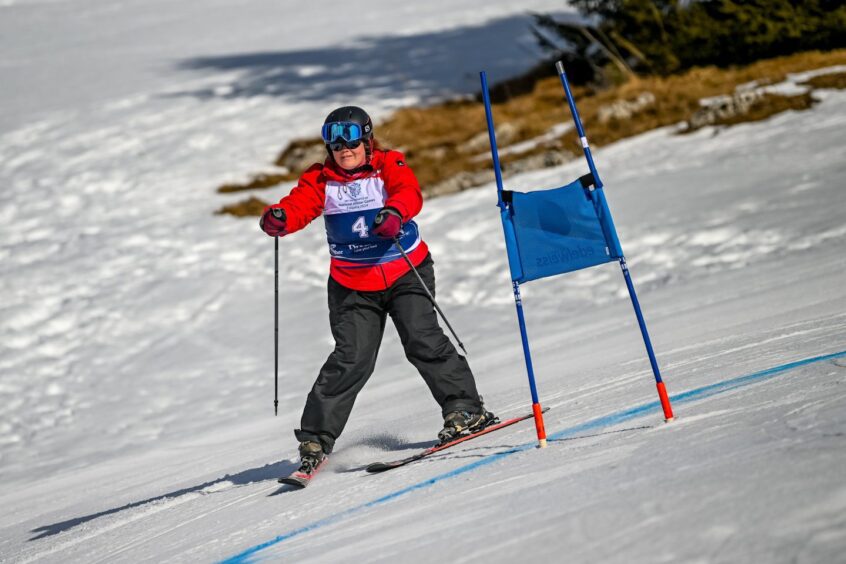 Emma Ronald skiing