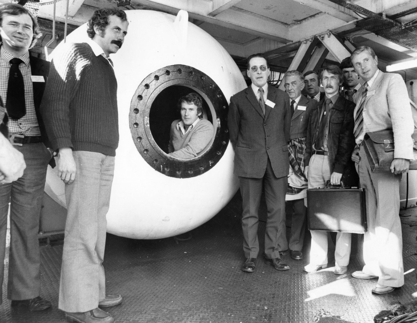 A diving bell in 1979. Image: Aberdeen Journals Library 