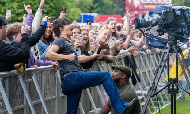 The Vamps with MacMoray crowd.