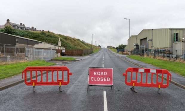 Road closed sign at McLaren's Brae