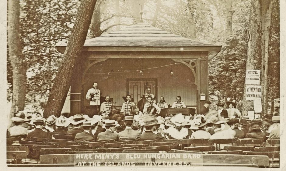 Hungarian concert band in the Ness Islands