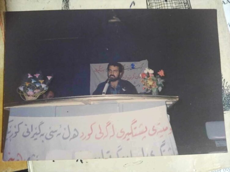 When a hunger strike was being held outside the UN, Soran covered the event as a journalist. 