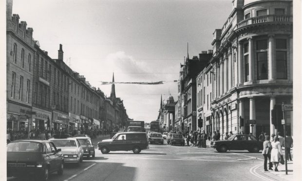 1980: A view of Union Street at the Union Terrace Junction on a busy August day. Image: DC Thomson