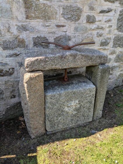 Old butter churn outside Hareshowe. Image: Gayle Ritchie.