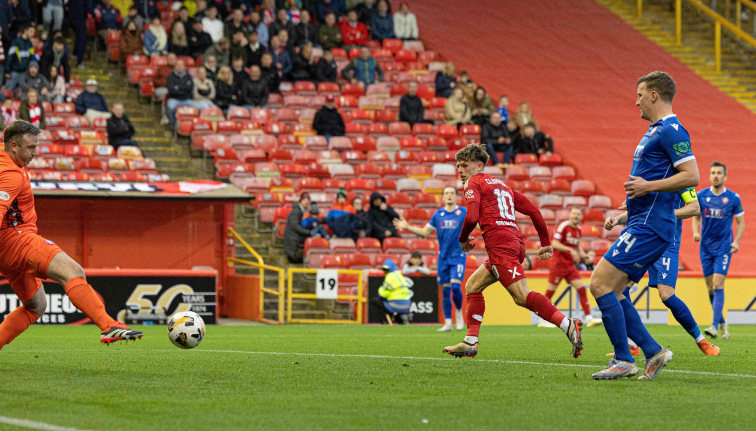 Aberdeen's Leighton Clarkson scores to make it 3-0 during a Premier Sports Cup quarter-final match against Spartans. Image: SNS 