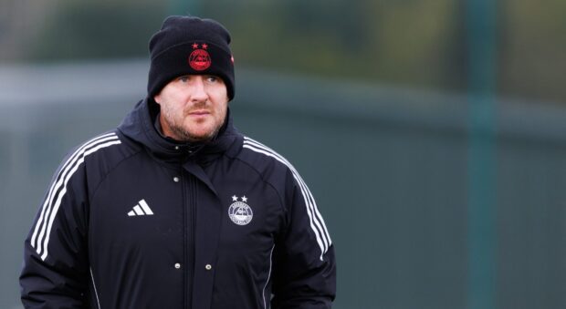 Aberdeen coach Peter Leven during an Aberdeen training session at Cormack Park. Image: SNS