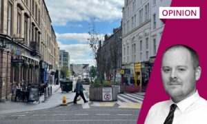 What does Dundee city centre offer that makes it stand out?