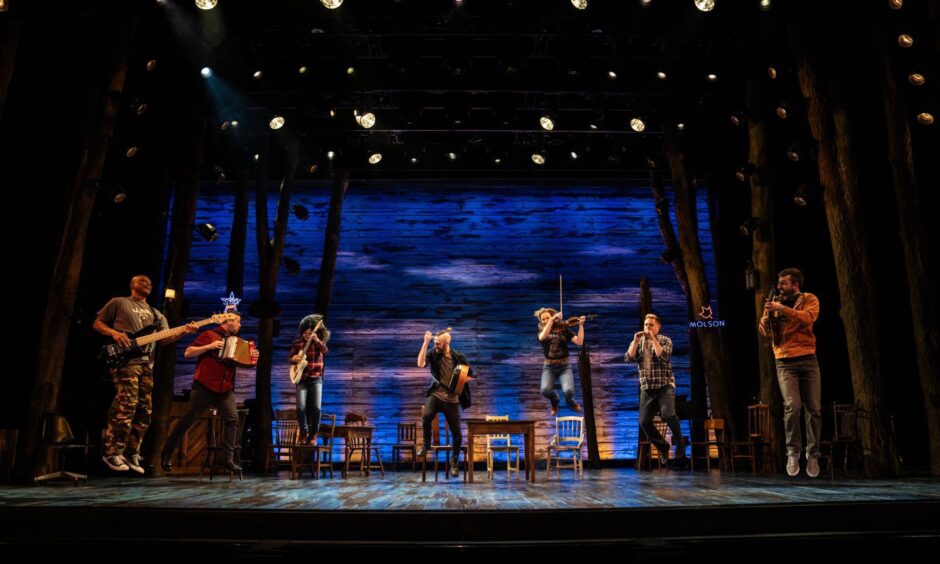 The cast of Come From Away. 