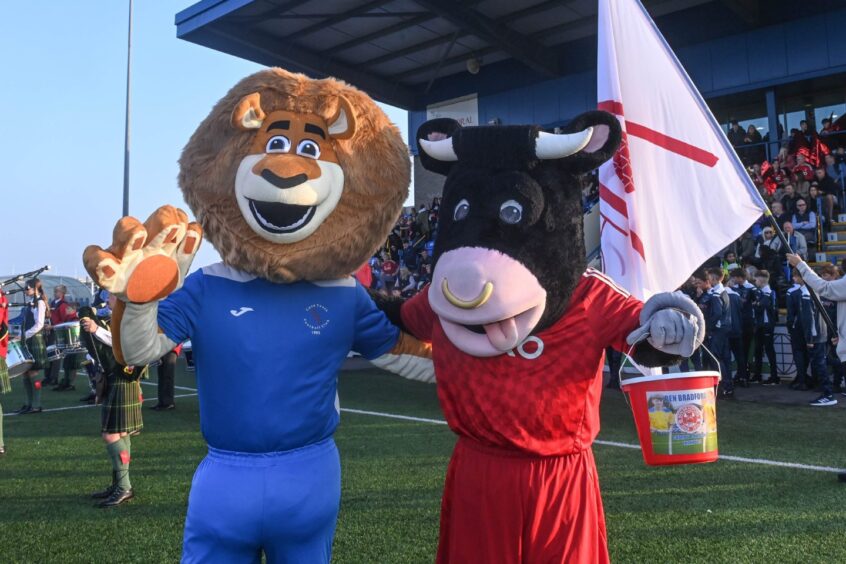 Mascots before the game.Image: Darrell Benns/DC Thomson