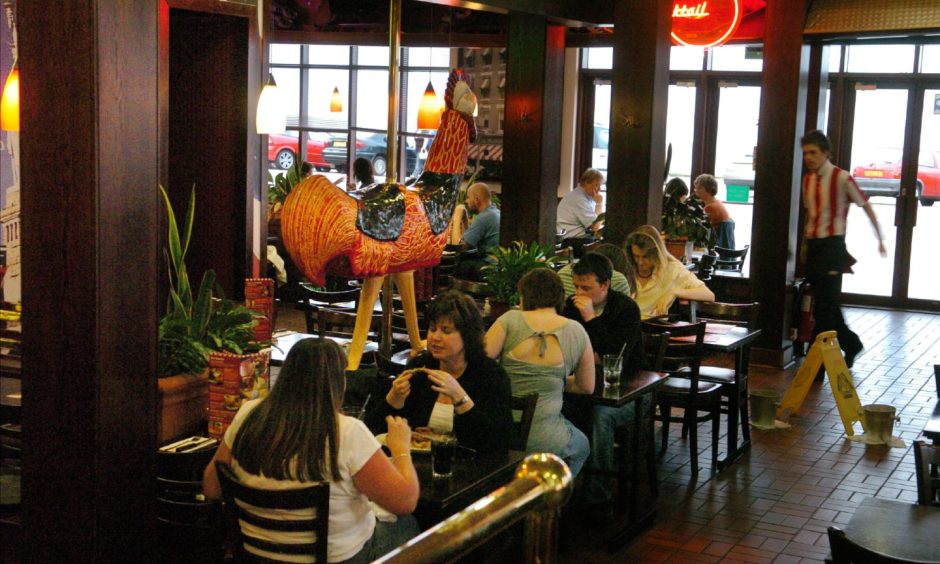 Inside TGI Friday's Aberdeen Beach 