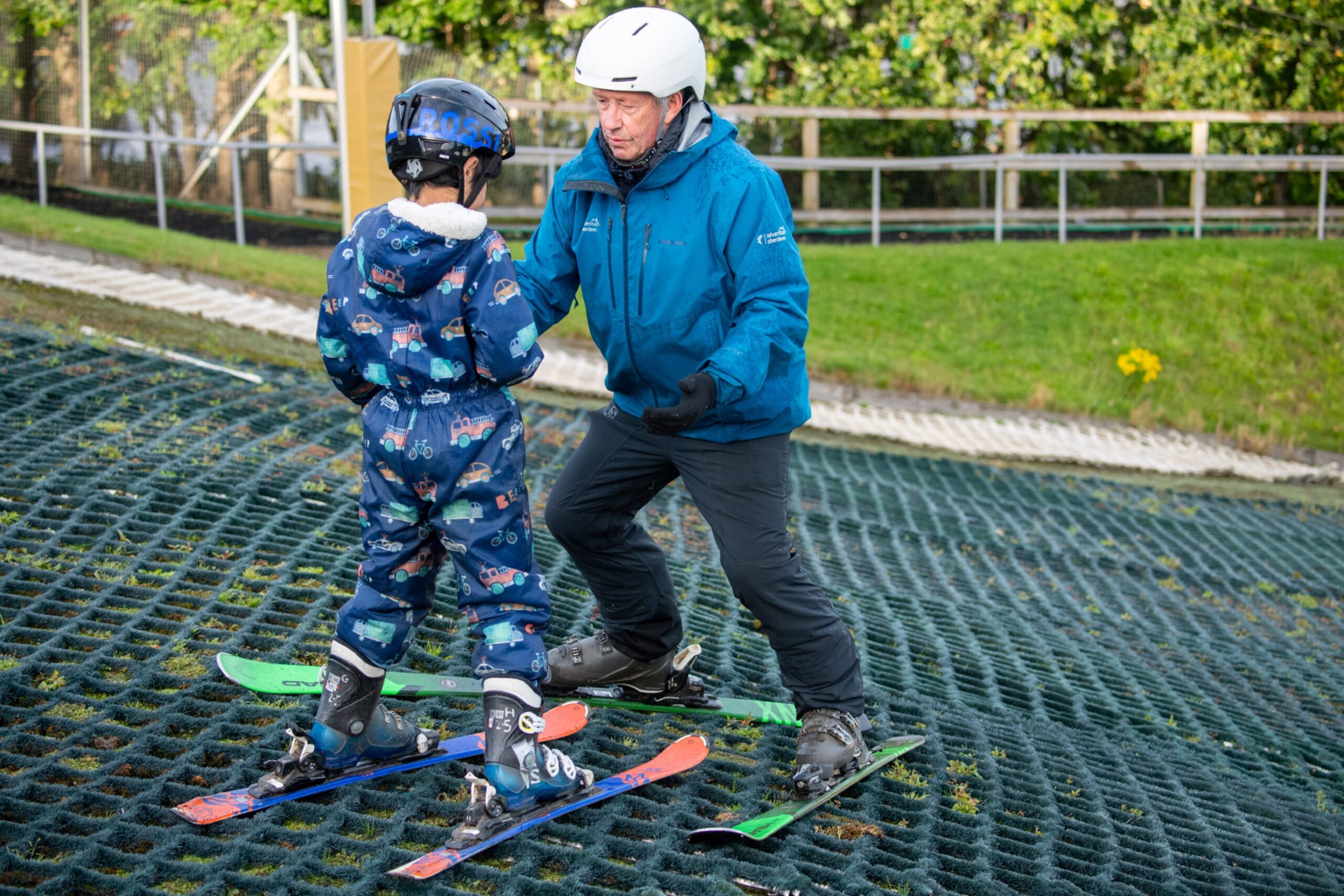 Bob Thow teaching a student. 