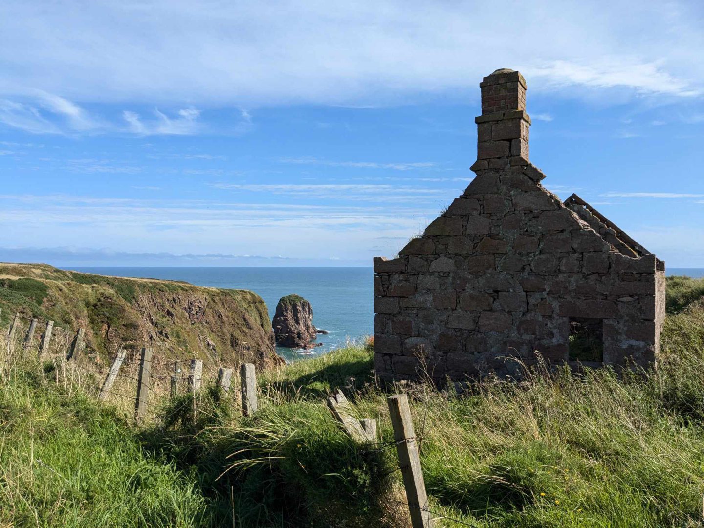 A ruined building, perhaps a fisherman's house, near Longhaven Cliffs. Image: Gayle Ritchie.