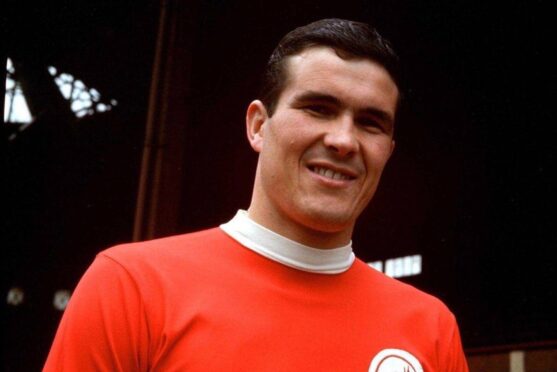 Aberdeen-born Ron Yeats has died at the age of 86.