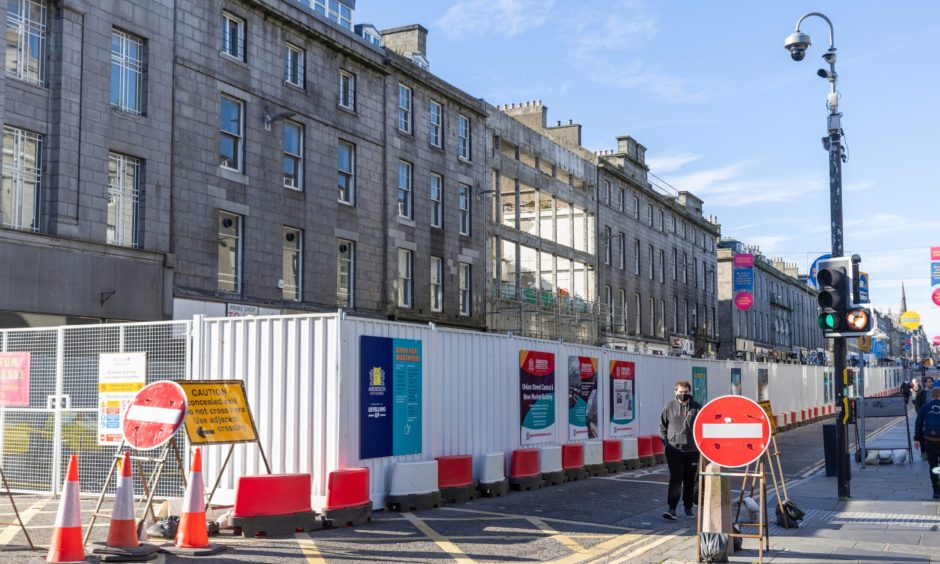 Work is taking place on the frontage of the former BHS department store. Image: by Scott Baxter / DC Thomson 