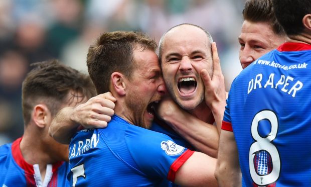 David Raven, centre, celebrates after scoring the winner against Celtic in the 2015 Scottish Cup semi-final. Image: SNS.