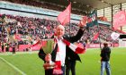 Aberdeen legend Neil Simpson honoured by supporters' display and tifo before the 3-2 win against Hearts. Image: Shutterstock