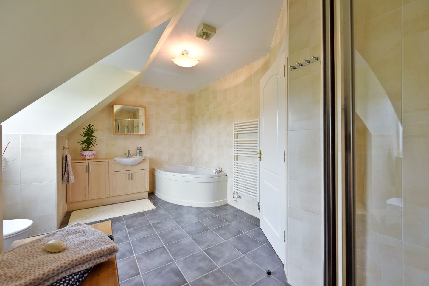 The bathroom at 4 St. James's Walk, Inverurie.