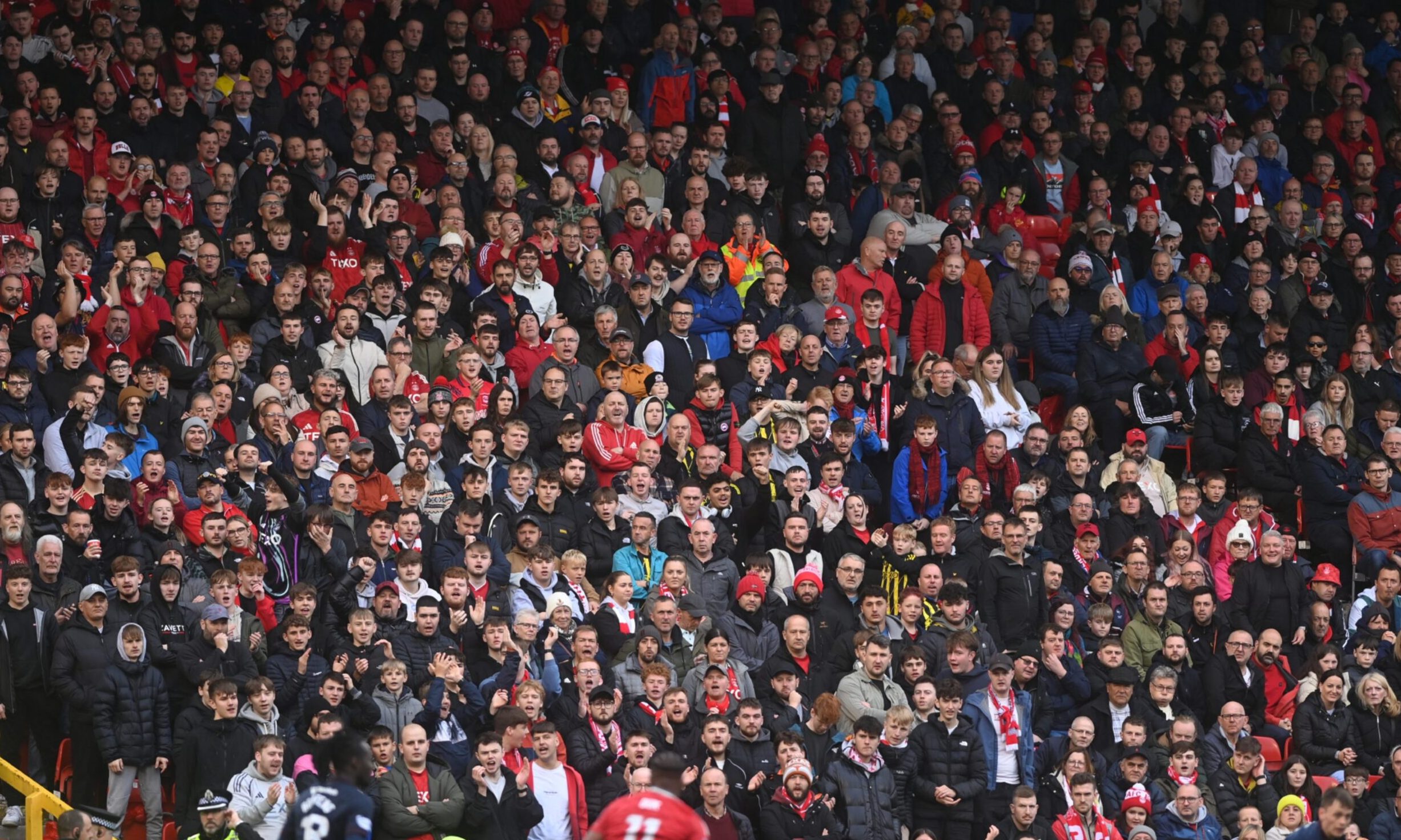 Aberdeen fans during the 3-2 win against Hearts. Image: Darrell Benns/DC Thomson